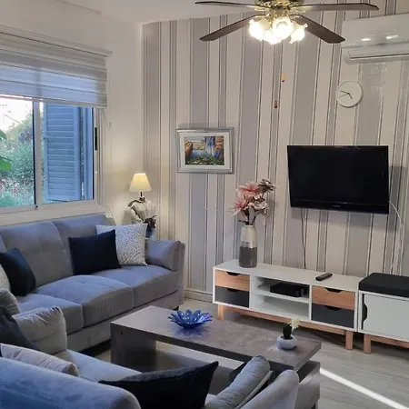 Elpida Lemon Garden House بيت للعطل