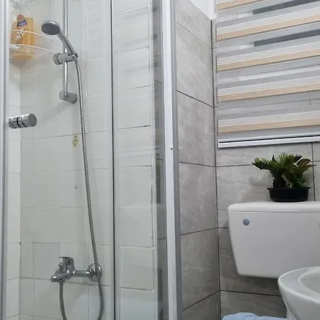 Elpida Lemon Garden House بيت للعطل