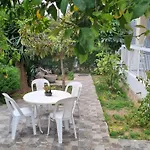 Elpida Lemon Garden House Сasa de vacaciones