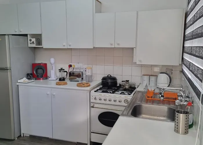 Elpida Lemon Garden House Case de vacanță