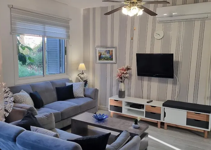 Elpida Lemon Garden House Case de vacanță