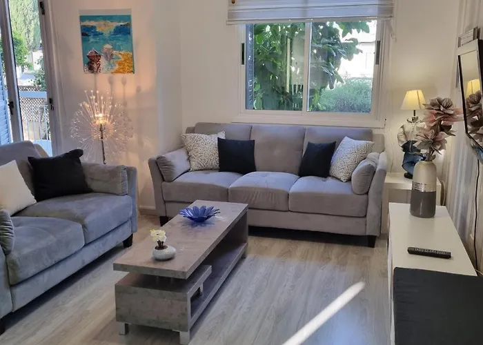 Elpida Lemon Garden House *