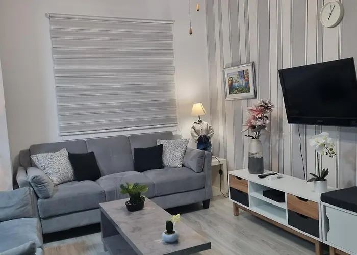 Elpida Lemon Garden House *