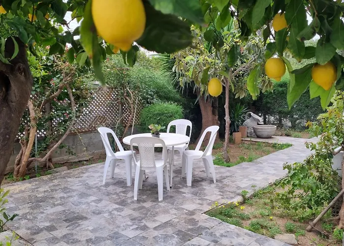 Elpida Lemon Garden House *